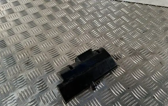 Volvo V60 Fuse box cover 31398100