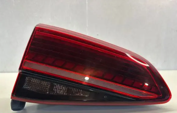 Volkswagen Golf VII Tailgate rear/tail lights 5G0945307P