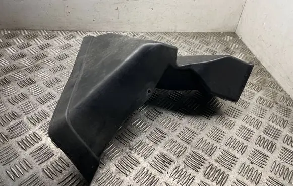BMW M3 e92 Intercooler air guide/duct channel 7900823