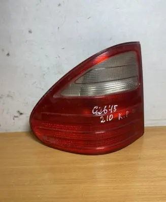 Mercedes-Benz E W210 Rear/tail lights A2108204764 C2645