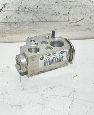 Audi Q7 4L Air conditioning (A/C) expansion valve 7L0820679D 52431285