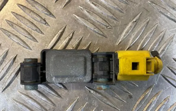 Audi A4 S4 B6 8E 8H Airbag deployment crash/impact sensor 8E0959651 241001 023130DYFS51