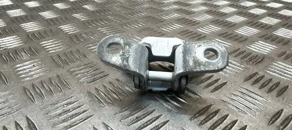 Toyota RAV 4 (XA40) Front door lower hinge
