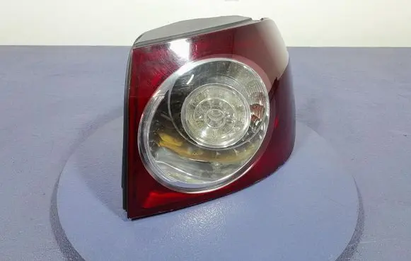 Volkswagen Golf Plus Rear/tail lights 5M0945096L