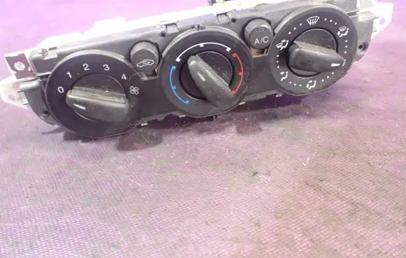 Ford Focus C-MAX Interior fan control switch 4M5T19980AD