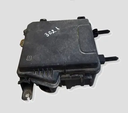 Renault Megane III Fuse box set 284C40002R