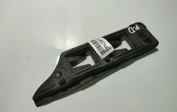 Volkswagen Jetta V Front bumper mounting bracket