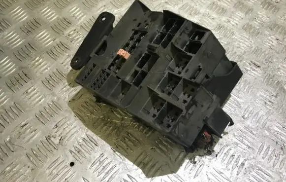 Jaguar S-Type Fuse box set xw4t14a067b xw4t-14a067-b