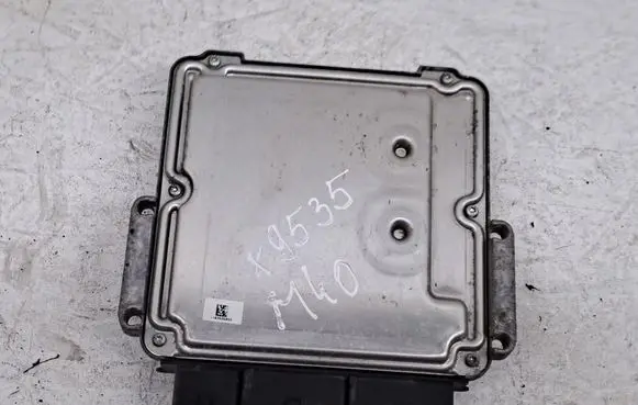 Renault Captur Engine control unit/module 237102747R