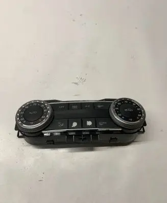 Mercedes-Benz C W204 Interior fan control switch A2048300790