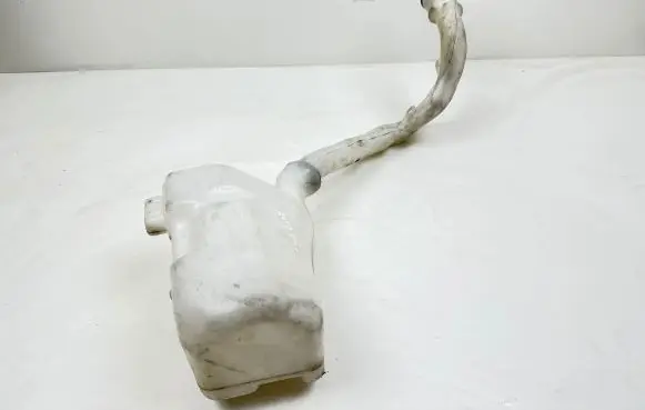 Peugeot 207 Windshield washer fluid reservoir/tank 964833758003