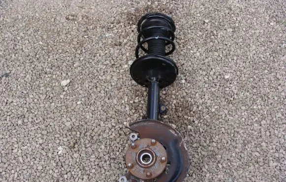 Toyota RAV 4 (XA20) Front shock absorber/damper RAV4