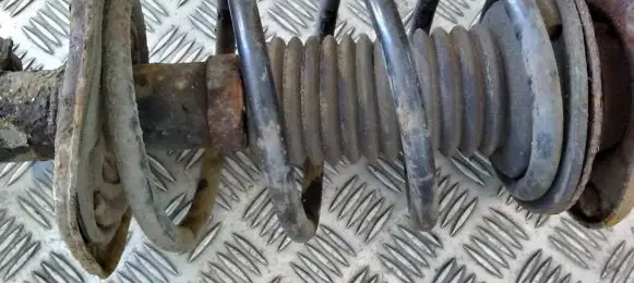 Toyota Auris 150 Front coil spring