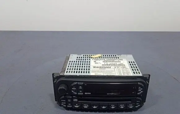 Chrysler Sebring (ST-22 - JR) Radio/CD/DVD/GPS head unit P05091610AB