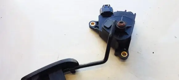 Nissan Micra Accelerator throttle pedal 18002AX700 0513C
