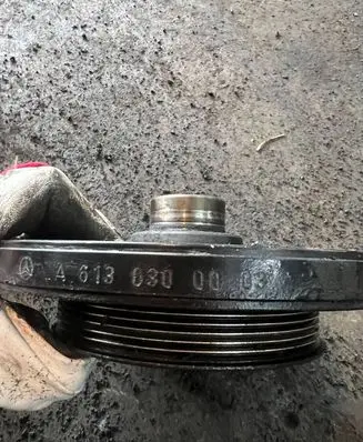Mercedes-Benz S W220 Crankshaft pulley A6130300003