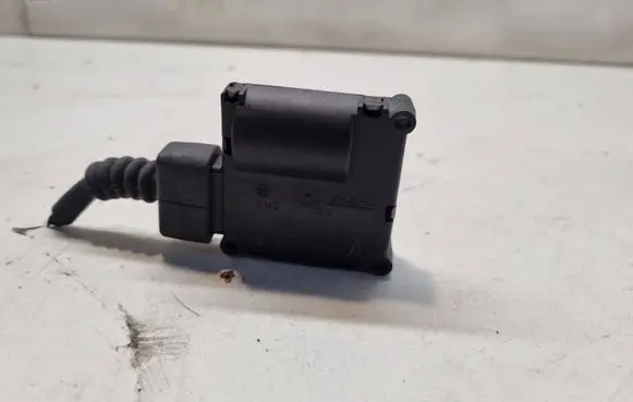 Audi A6 S6 C6 4F Air flap motor/actuator 0132801359 4F0820511A CZ1168803141