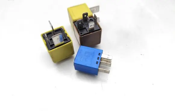Opel Vectra C Other relay 13125543 V23134A52X243