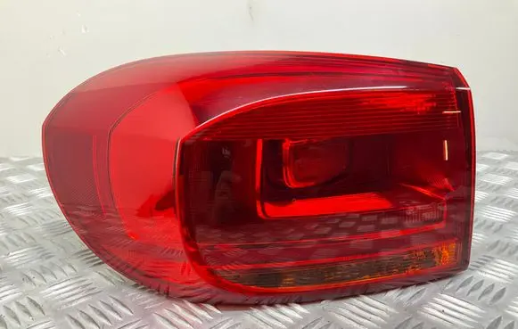 Rear/tail lights