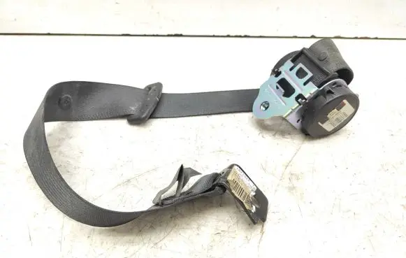 Opel Corsa D Middle seatbelt (rear) 616804500A