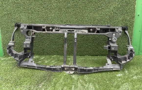 Renault Master III Radiator support slam panel 8200657209 2006494