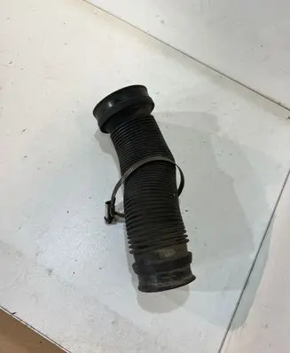 Opel Astra H Air intake hose/pipe 13105267