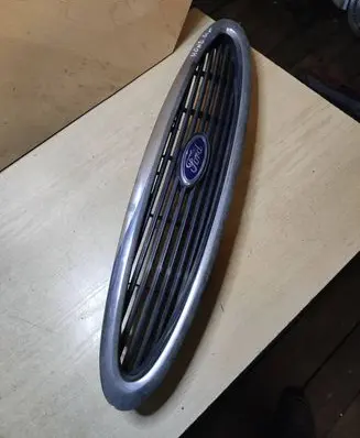 Ford Mondeo MK II Front grill 96BG8200