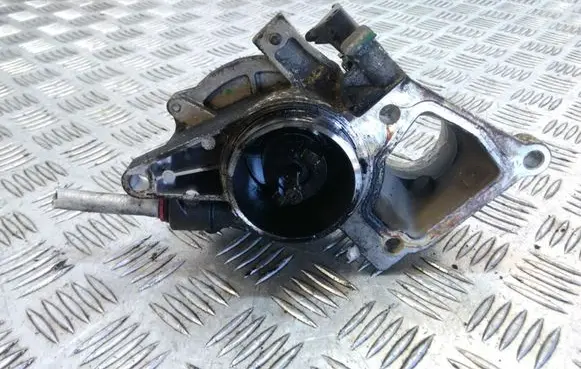 Ford Mondeo Mk III Vacuum pump XS7Q2A451BH