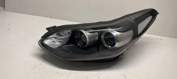 KIA Sportage Headlight/headlamp 92101-F1040