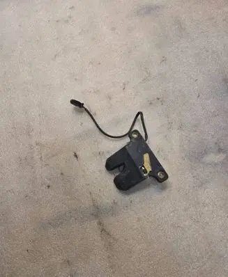 Audi A8 S8 D2 4D Loading door lock 