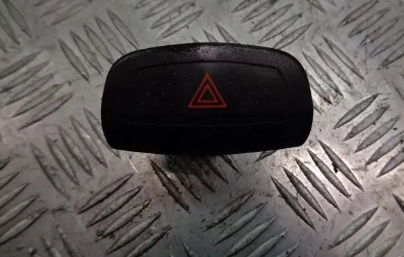 Nissan Primera Hazard light switch