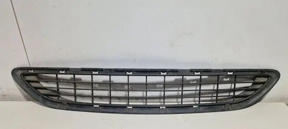 Mercedes-Benz C W203 Front bumper lower grill A2038853023