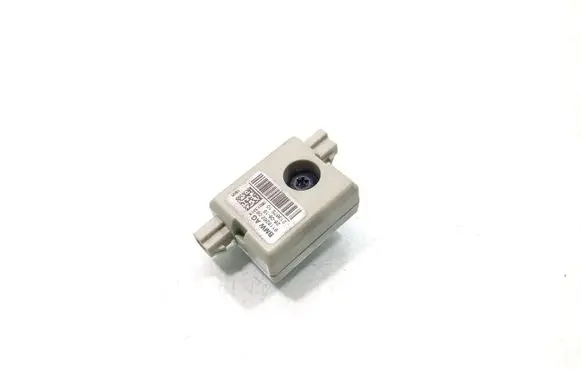 BMW 5 F10 F11 Aerial antenna amplifier 9118262 213675