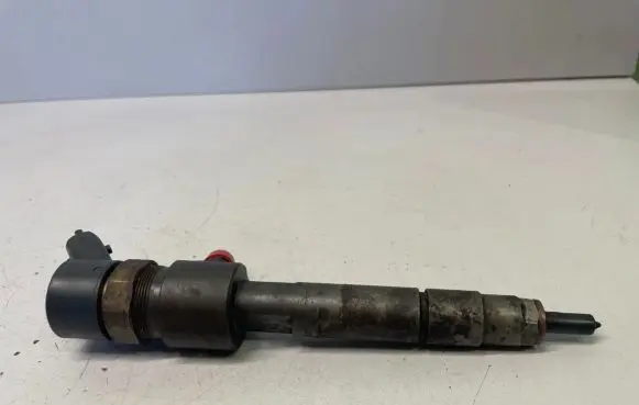 Opel Zafira B Fuel injector 0445110276