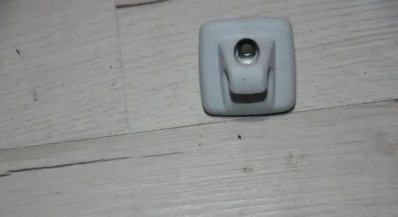 Peugeot 2008 I Tie down hook / loop 