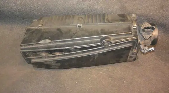 Mercedes-Benz C W203 Air filter box
