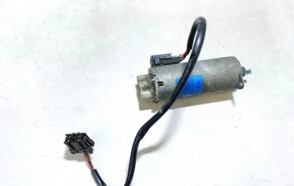 Mercedes-Benz S W220 Seat adjustment motor 2208201542