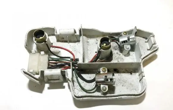 Mazda 626 Tail light bulb cover holder 0437860r 043-7860r