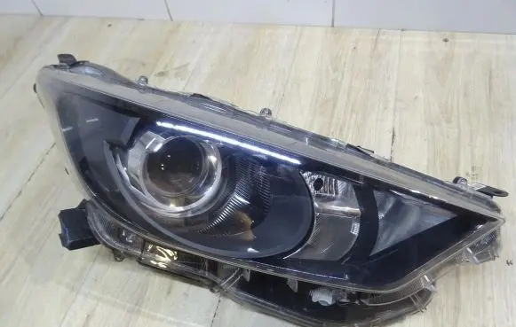 Toyota Yaris Headlight/headlamp