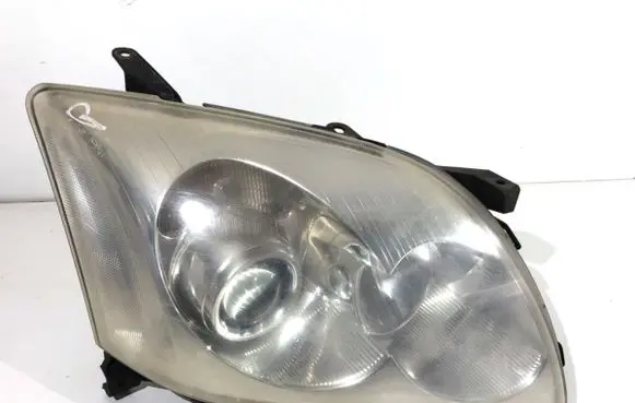 Toyota Avensis T250 Headlight/headlamp
