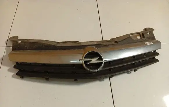 Opel Astra H Front grill 13108460