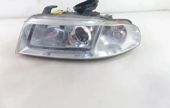 Audi A4 S4 B5 8D Headlight/headlamp