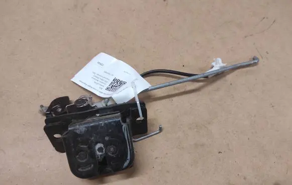 KIA Sorento Tailgate window lock/catch/latch 812303E000