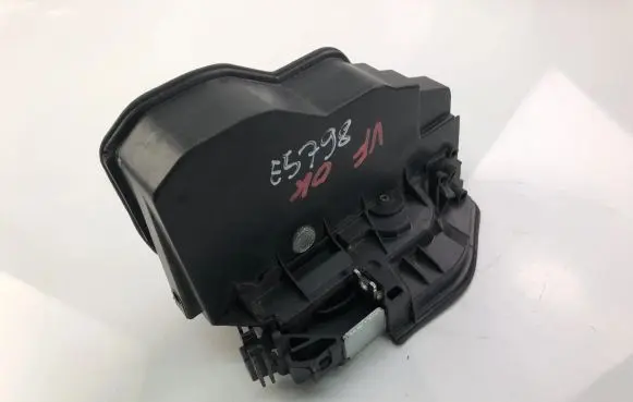BMW 5 E60 E61 Coupe door lock (next to the handle) A053702