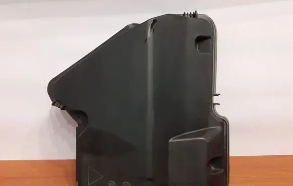 BMW X5 E70 Fuse box cover 100559 12605