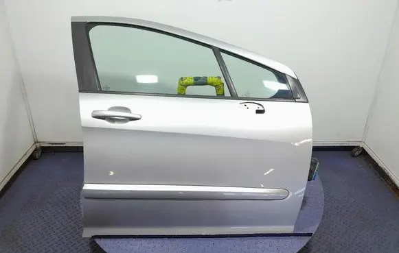 Peugeot 308 Front door