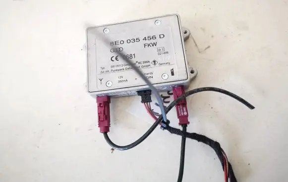 Audi A5 8T 8F Antenna control unit 8e0035456d