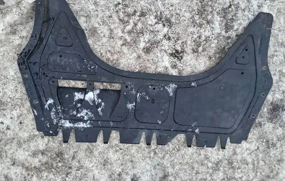 Engine splash shield/under tray