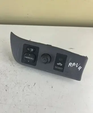 Wing mirror switch