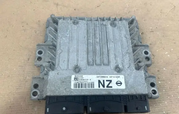 Nissan Qashqai Engine control unit/module 23710BB31A 237101449R S180067173A